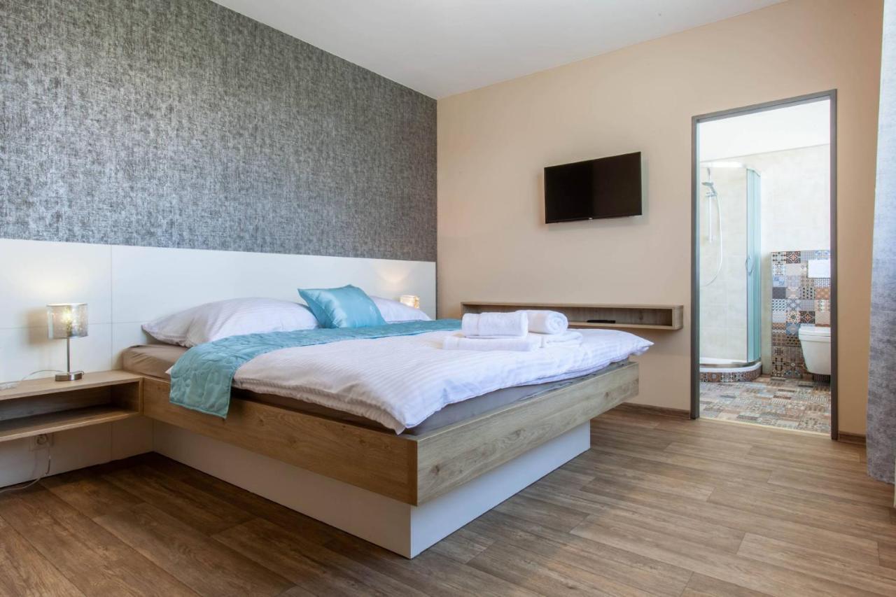 Guest house A Restaurace Feldsberg *