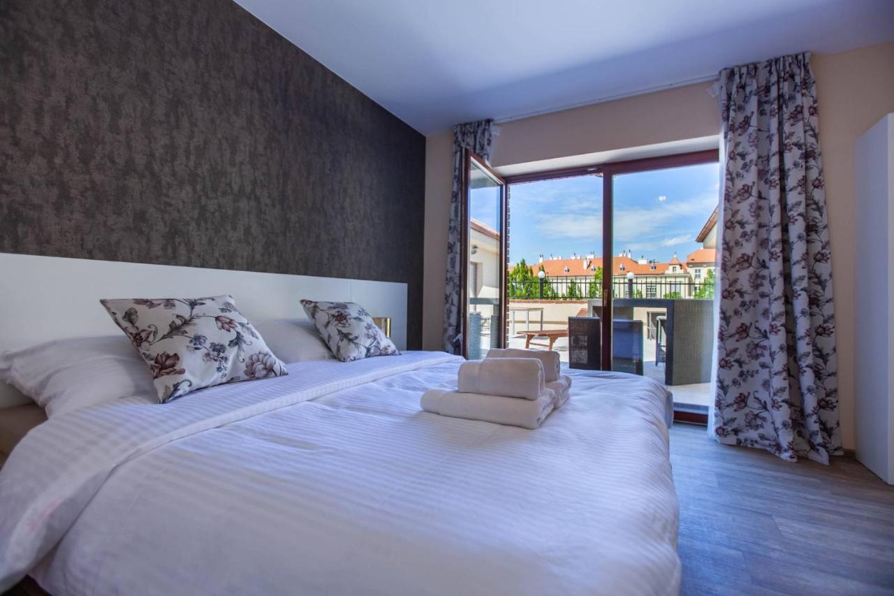 A Restaurace Feldsberg Guest house *