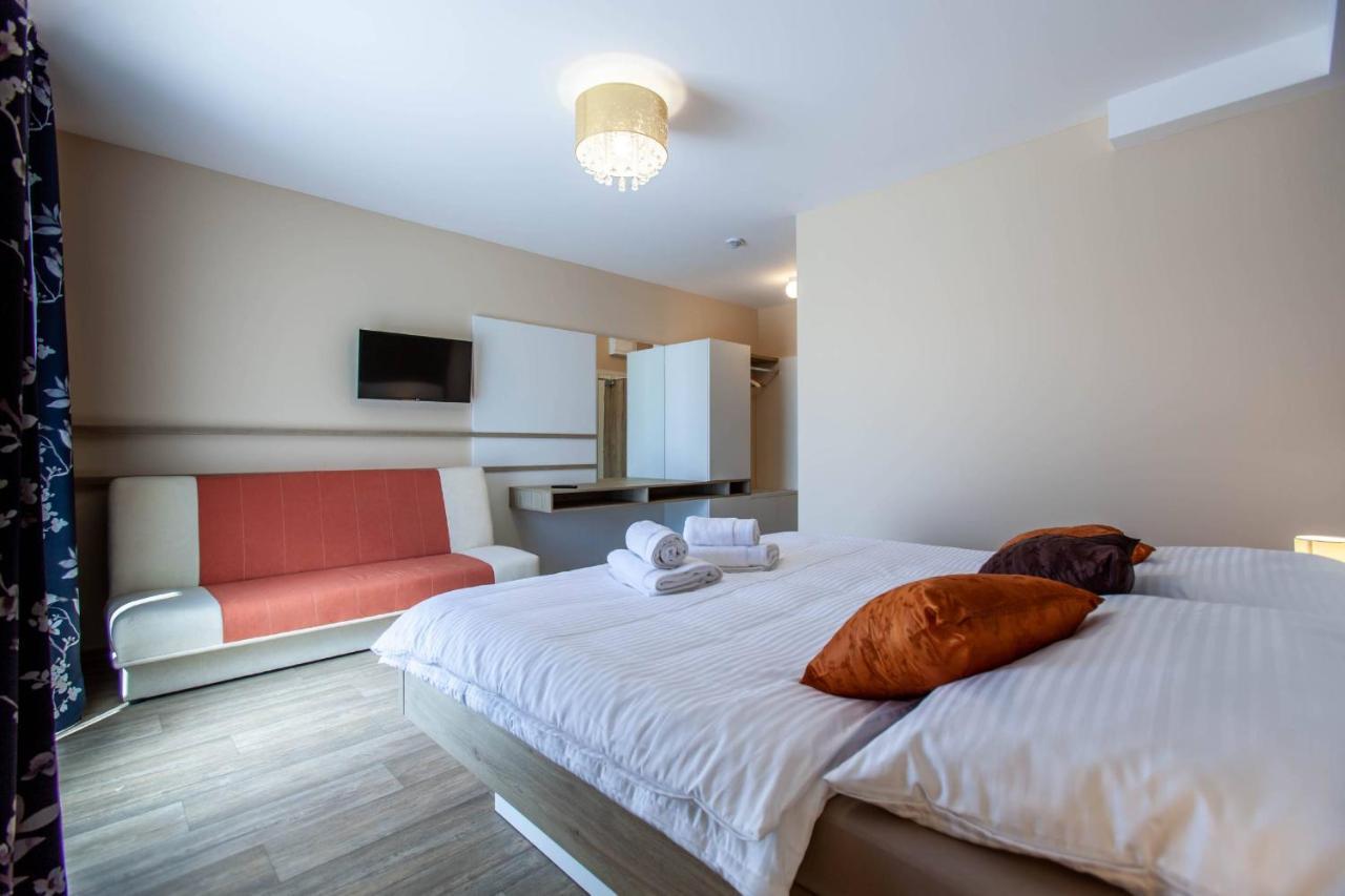 Guest house A Restaurace Feldsberg